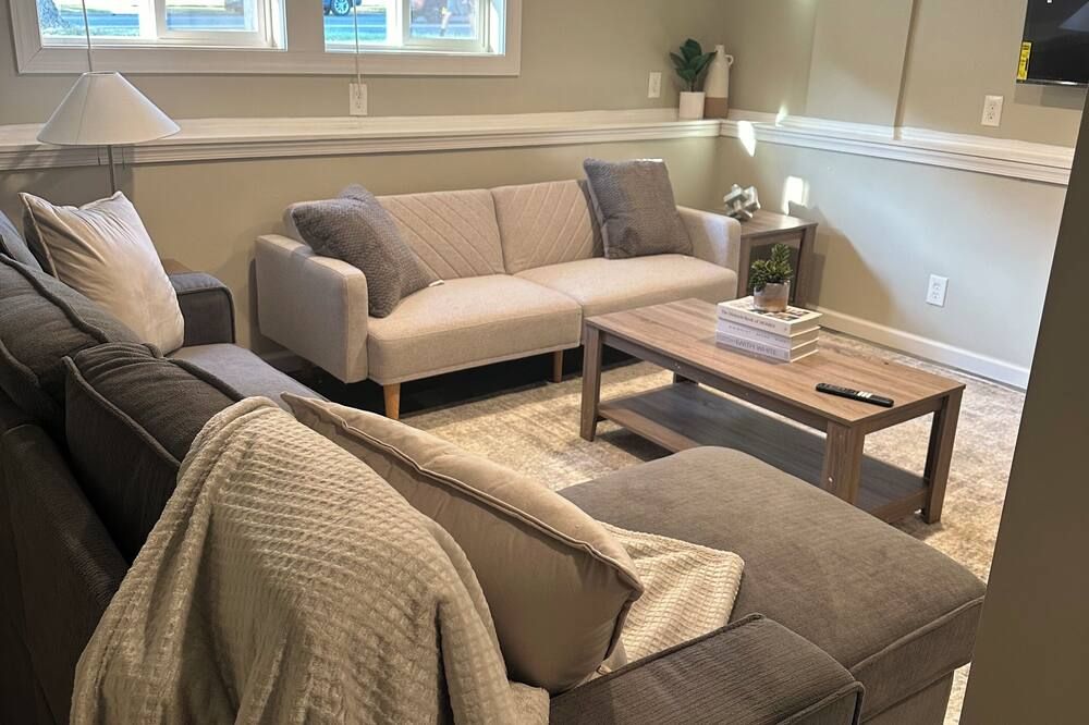 Charming 3-bedroom house with AC, WiFi in fabulous Bethlehem - Bethlehem - Living room