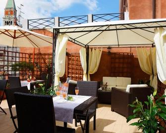 Hotel Castello - Venice - Patio