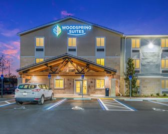 Woodspring Suites Bradenton - Lakewood Ranch - Building