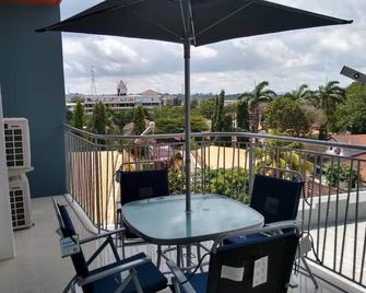 Premier Executive Apartment - The Ivy, East Legon - Accra - Balcony