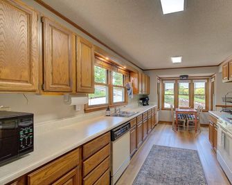 Beautiful lakefront home in quiet cove, minutes from Clemson University. - Seneca - Кухня