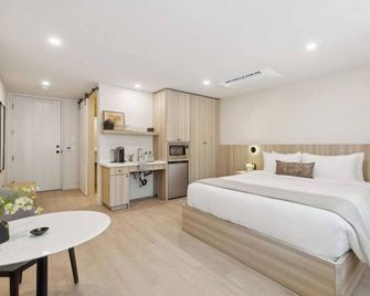 Casa Riviera - Boutique Suites in Downtown Santa Barbara - Santa Barbara