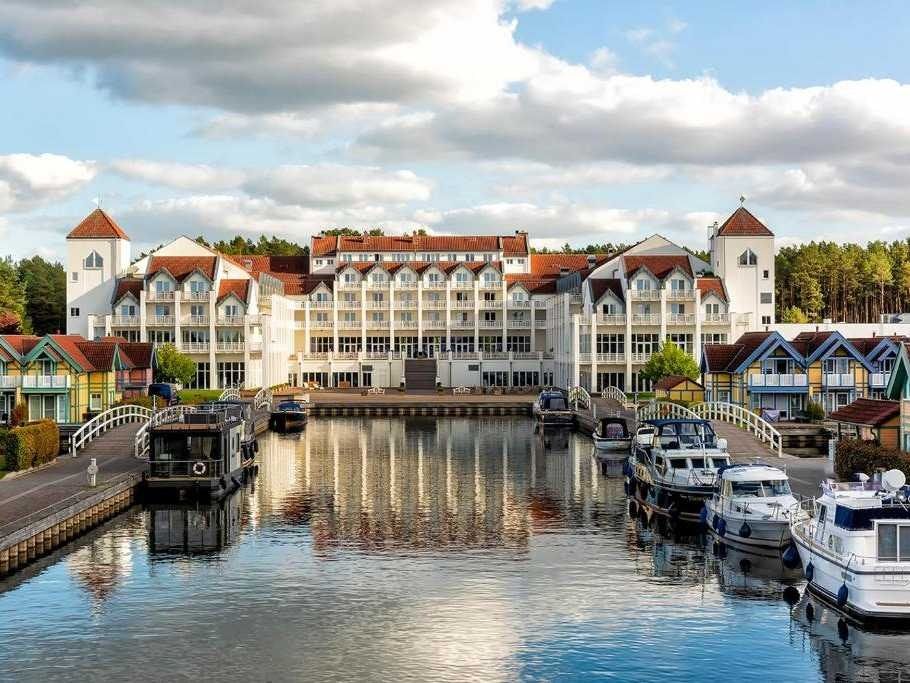 Sunday Resort Hafendorf Rheinsberg - Rheinsberg - Building