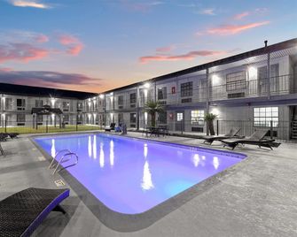 Baymont By Wyndham San Antonio Near Lackland Afb - San Antonio - Pool