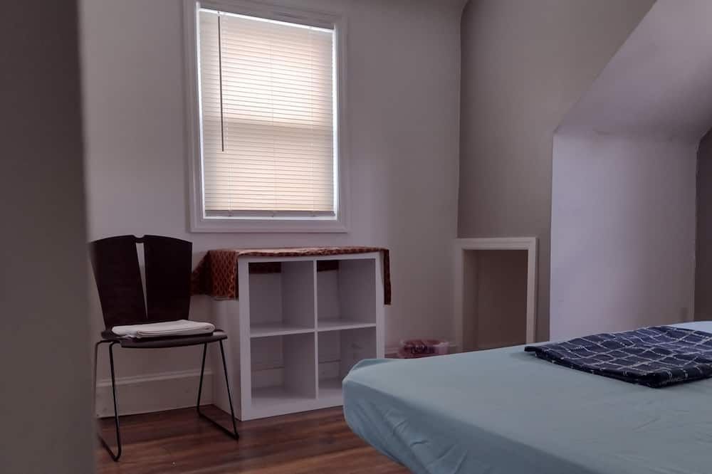 Bedroom view of Highland Park