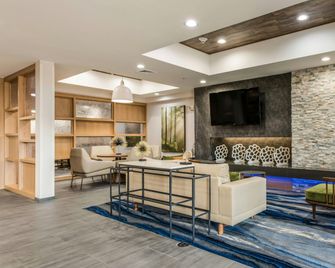 Fairfield by Marriott Inn & Suites Greensboro Coliseum Area - Greensboro - Lounge