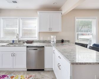 Fairview Beach Villa - King George - Cocina