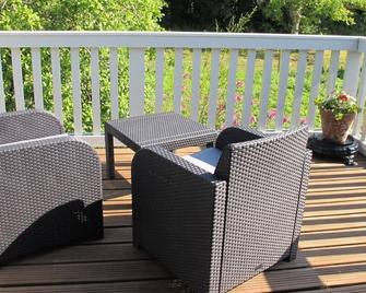 La Gloire - 1 bedroom paradise retreat for couples - Négreville - Patio