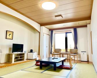 Nanporo Onsen Heart & Heart - Ebetsu - Living room