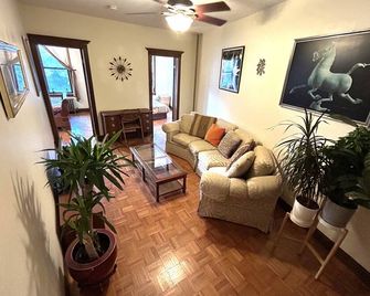 Spacious 2BR in Prospect Heights, Steps from Prospect Park! - Brooklyn - Pokój dzienny