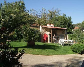 Country House 'Casa Rural Arroal 2' with Mountain View, Wi-Fi and Air Conditioning - Sotoserrano - Patio