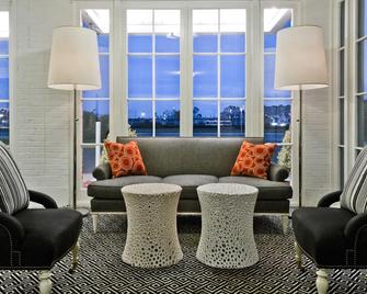 Berkeley Oceanfront Hotel - Asbury Park - Living room