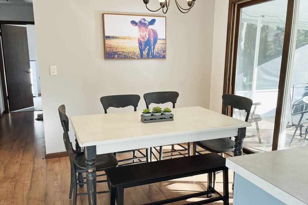 Countryside Home, Dog Friendly, Large Yard, Near Several Lakes - Alexandria - Eetruimte