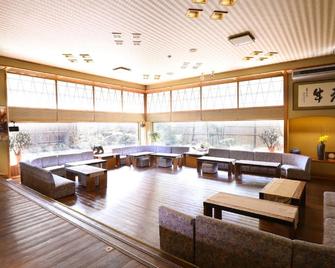 هوتل هوساي - يامانوشي - ردهة