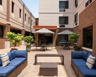 TownePlace Suites by Marriott Williamsport - Williamsport - Uteplats