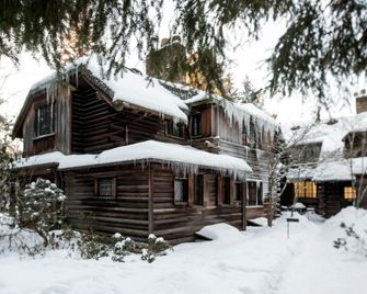 The Lodge At Glendorn - Bradford - Building