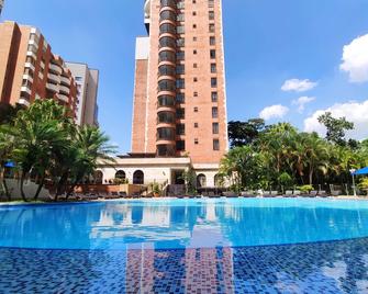 Dann Carlton Medellin Hotel - Medellín - Zwembad