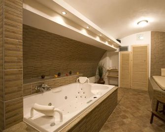 Hotel U Zlatv Ho Kohouta - Kroměříž