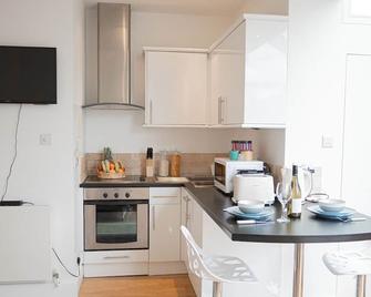Cute&Cozy Studio Apt in Barons Court - Londra - Cucina