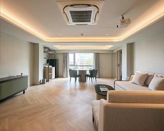 The Path Siam - Bangkok - Living room