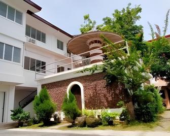 OYO 799 Ddd Habitat Iloilo - Iloilo City - Edificio