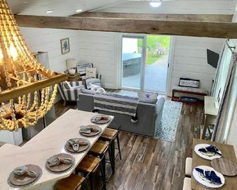 Newly Built Cozy Cottage - Newport