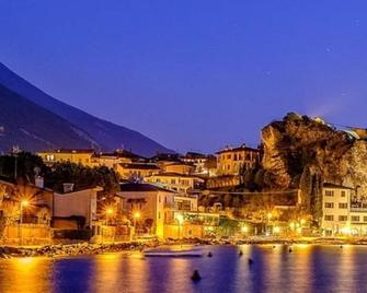 Hotel Villa Carmen - Malcesine - Building