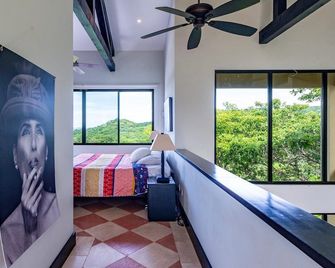 Huge, Breathtaking Hillside Home With Private Pool And Sweeping Views - Potrero - Habitación