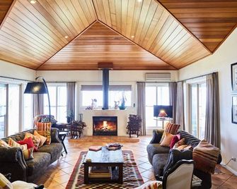 Rosby Guesthouse and Studio - Mudgee - Living room