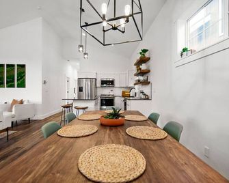 Lake Proximity: Cozy Home, Hot Tub, Bbq, Skiing - Ponderay - Dining room