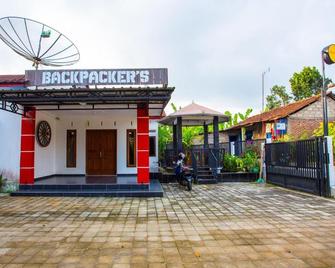 Spot On 2718 Backpacker's Homestay - Wonosobo