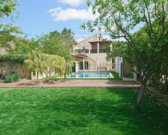 Gîte, 102 m2, large private terrace. Swimming pool/parking area on the property. - Ginestas - Pool