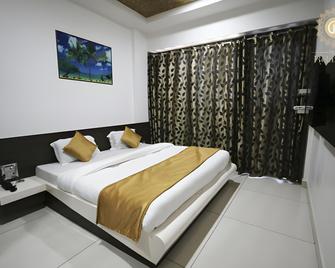 Hotel Relax Inn - Diu - Bedroom