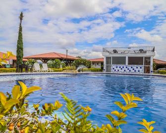 Hotel Parque Los Arrieros - Quimbaya - Pool