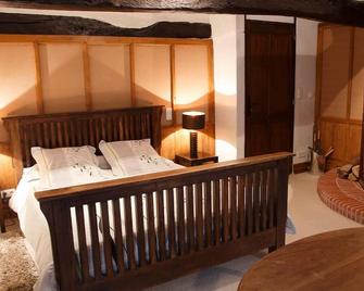 La Chambre La Tricherie - Crastes - Habitación