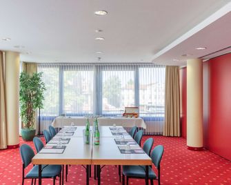Intercityhotel Schwerin - Schwerin - Neuvotteluhuone