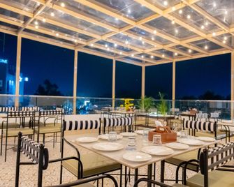 Zip By Spree Hotels Madhuram Haldwani - Халдвані - Ресторан