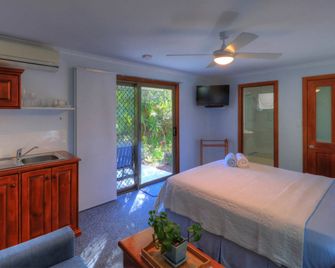 Debbie's Place - Rainbow Beach