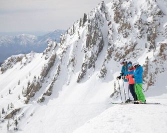 Canyon Racquet Townhome Gorgeous Remodel, Garage, Near Resorts Hot Tub 2 Bed 2bt - Cottonwood Heights - Servicio de la propiedad