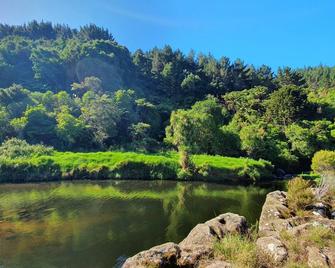 Gorgeous Romantic and Secluded Waterfront Glamping, Nr Kerikeri, Bay of Islands - Matauri Bay