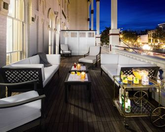 The Adelphi Hotel - סאראטוגה ספרינגס - מרפסת
