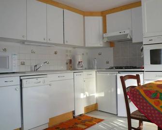 Small corner for sinners and hikers, calm relaxation in the country. - Sainte-Catherine-de-Fierbois - Cocina