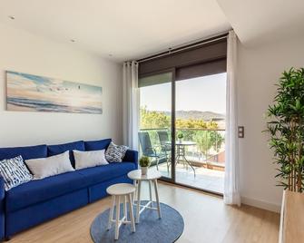 Belvilla by OYO Modern Apartment in Palamos - Palamós - Living room