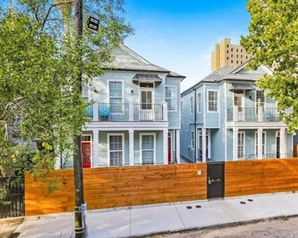 Spacious 5 Br Retreat - Pool - Near It All! - New Orleans