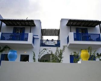 Maganas Hotel - Livadia - Edificio