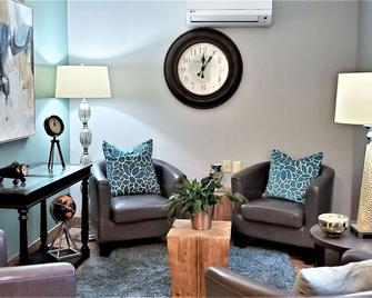 Sonesta Simply Suites Parsippany Morris Plains - Morris Plains - Living room