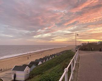 Flat 1 Beach House 4 East Cliff - Southwold - Pláž