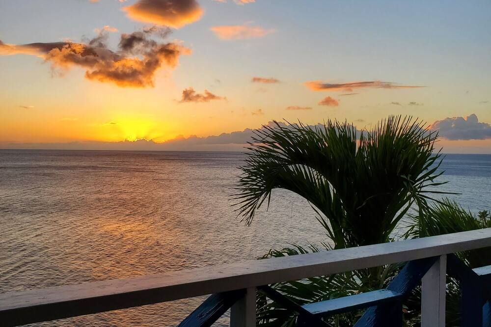 Sonido Del Mar, Island Retreat, 9 minute walk to the beach - Old Towne - ระเบียง