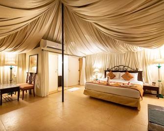 Fort Jadhavgadh - A Gadh Heritage Hotel - Pune - Bedroom