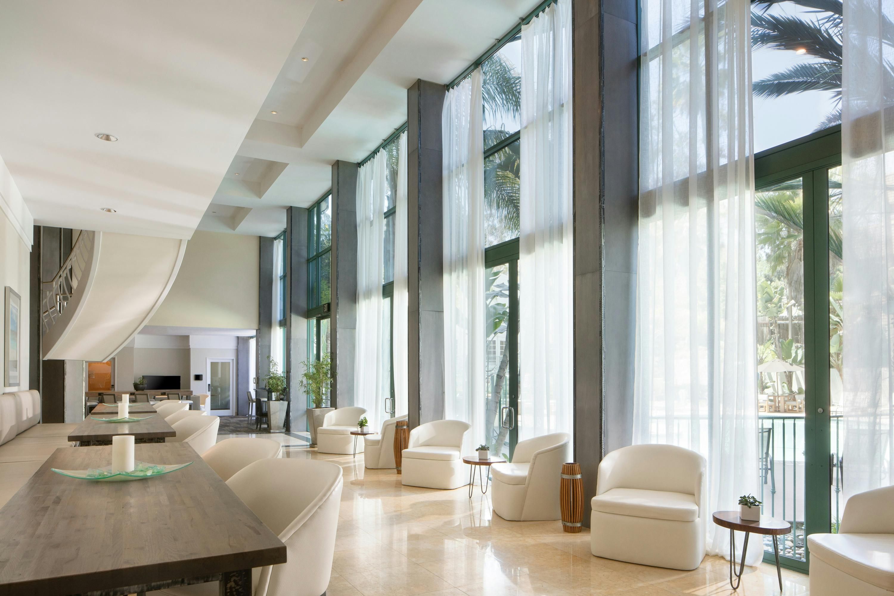 DoubleTree by Hilton Hotel San Diego - Hotel Circle - סן דייגו - לובי